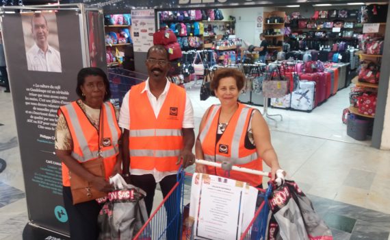 Kiwanis Kaladja à la collecte 2016 de la Banque Alimentaire de la Guadeloupe